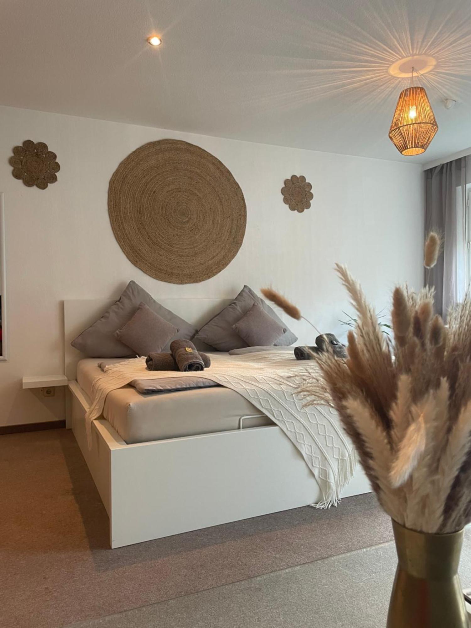 Kingsize Bett Boho Apartment Mit Tiefgarage Naehe Salzburg Freilassing Ngoại thất bức ảnh
