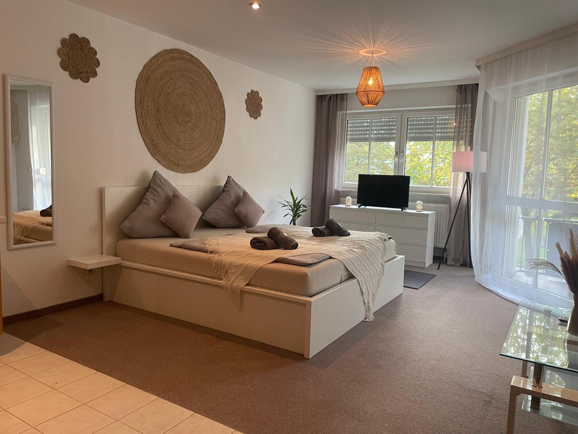 Kingsize Bett Boho Apartment Mit Tiefgarage Naehe Salzburg Freilassing Ngoại thất bức ảnh